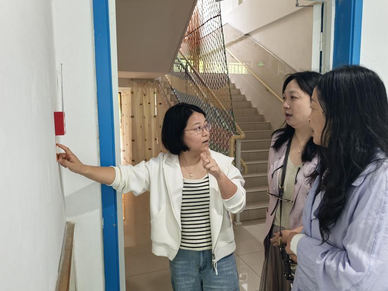 查看一键报警器.jpg 查看一键报警器.jpg